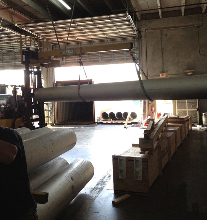 L.O. Trading Projects - Pipes unloaded and loaded at L.O. Trading Miami facility